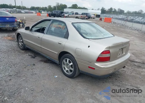 1994 Honda Accord Ex z USA, uszkodzony, nr VIN 1HGCD5663RA058512